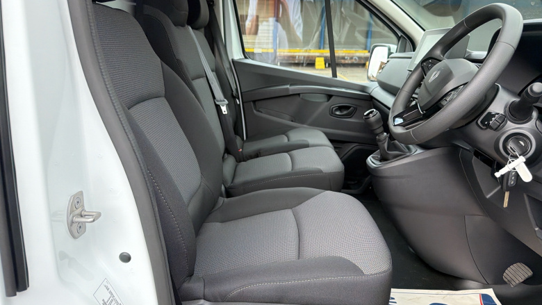 Renault Trafic Swb Diesel SL30 Blue dCi 130 Advance [Safety] Van